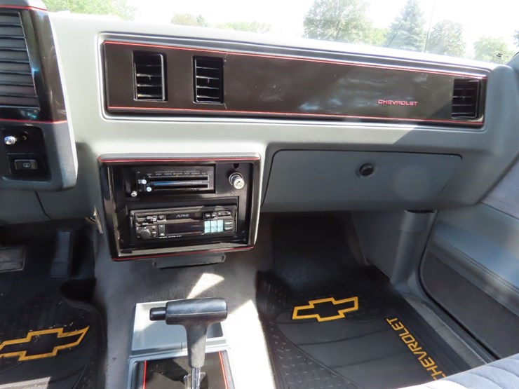 1988-chevrolet-monte-carlo-ss-image-17