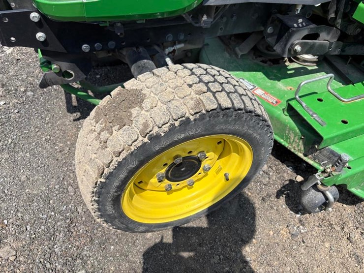 2018-john-deere-2032r-image-13