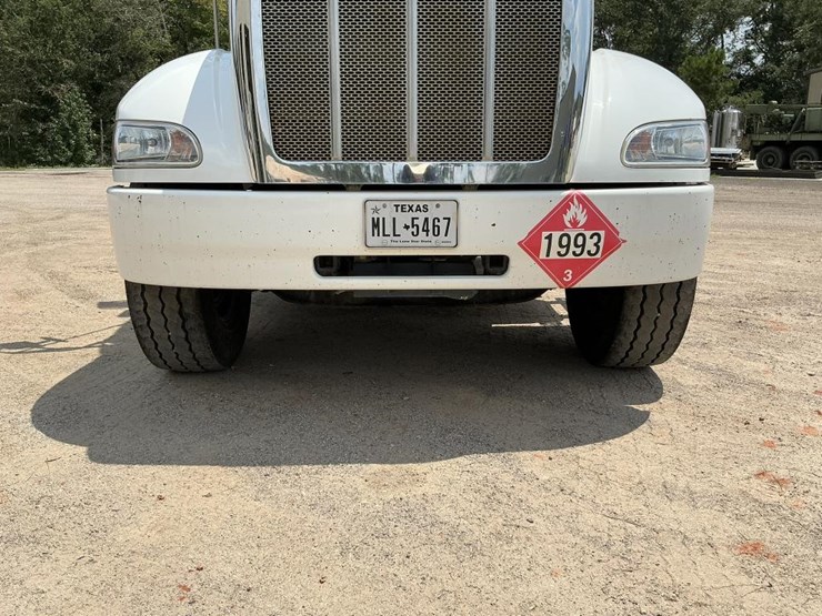 2020-peterbilt-337-image-26