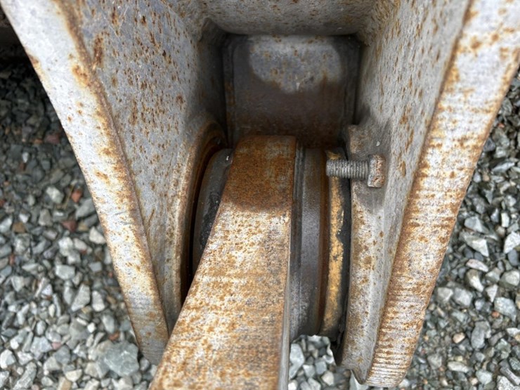 2014-deere-824k-image-15