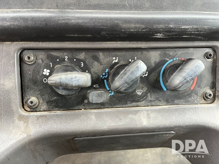 2010-freightliner-business-class-m2-petroleum-truck-(jn2961,-unit-491)-image-87