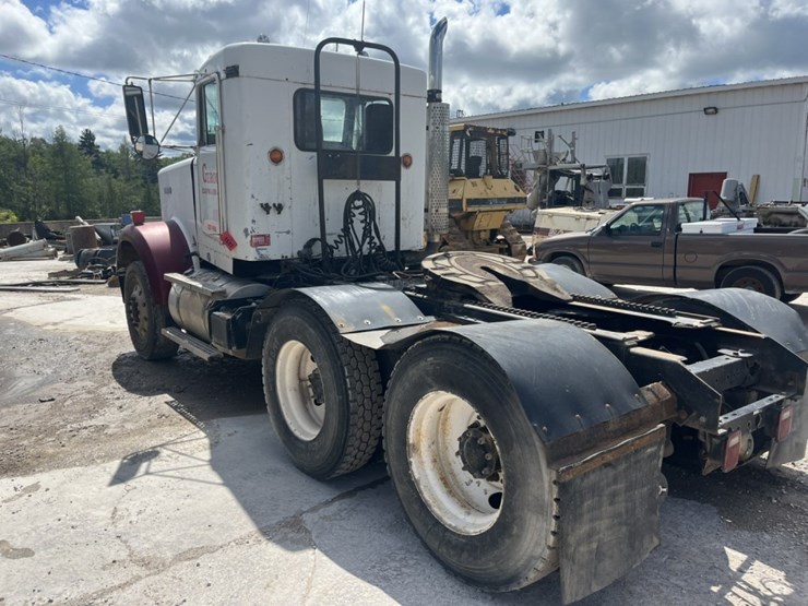 kenworth-w900b-image-2