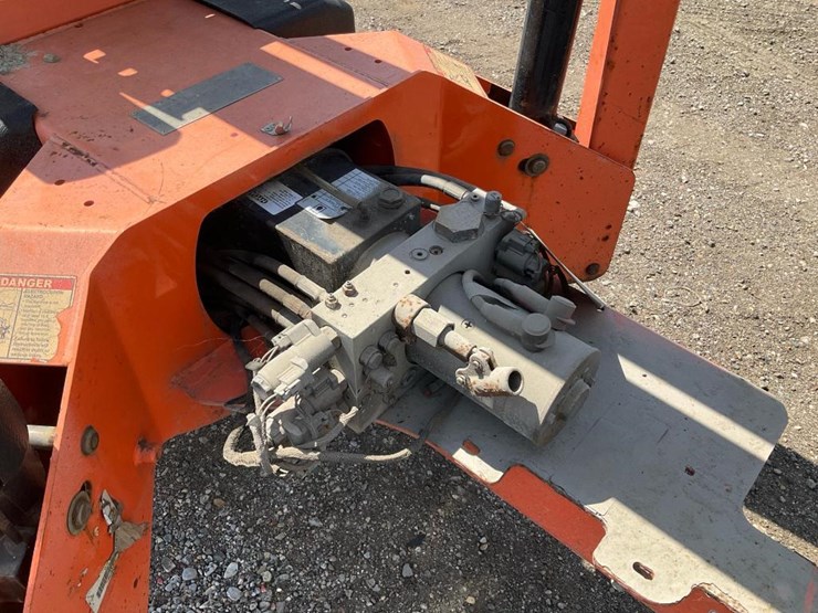 2012-jlg-t350-image-18