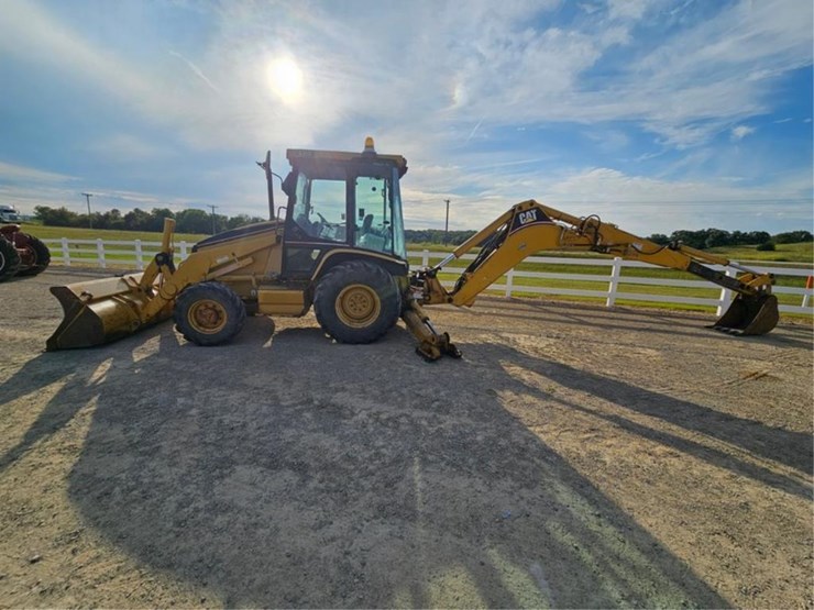 caterpillar-430d-image-17