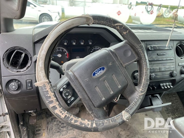 2012-ford-f350-image-48