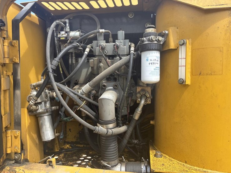 2006-deere-160c-lc-image-12