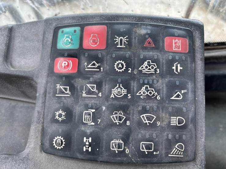 2014-deere-824k-image-70