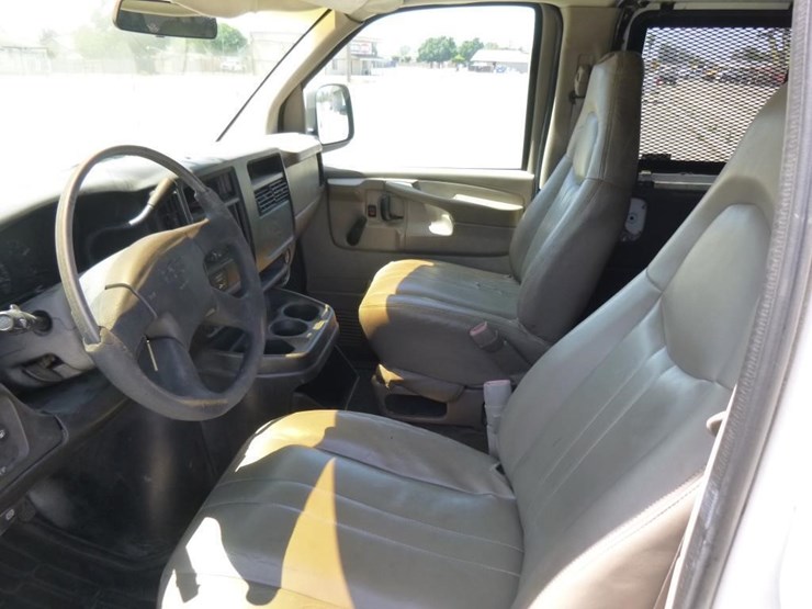 2003-chevrolet-express-2500-image-7