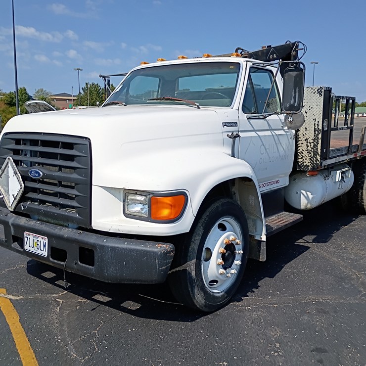 1998 FORD F700