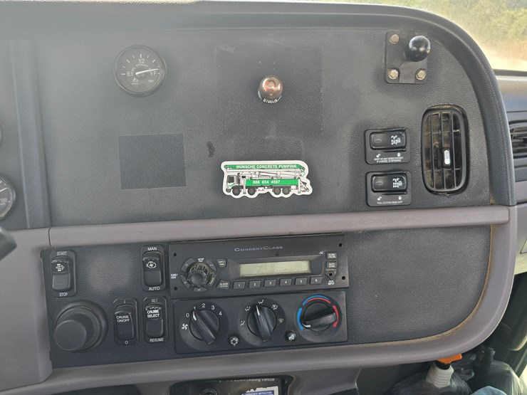 2014-peterbilt-365-image-84