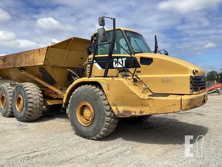 2010-caterpillar-740-image-6