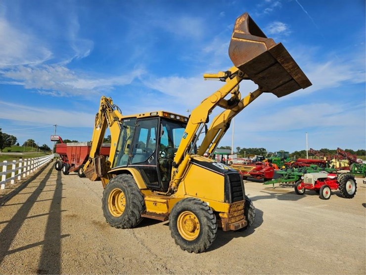 caterpillar-430d-image-13