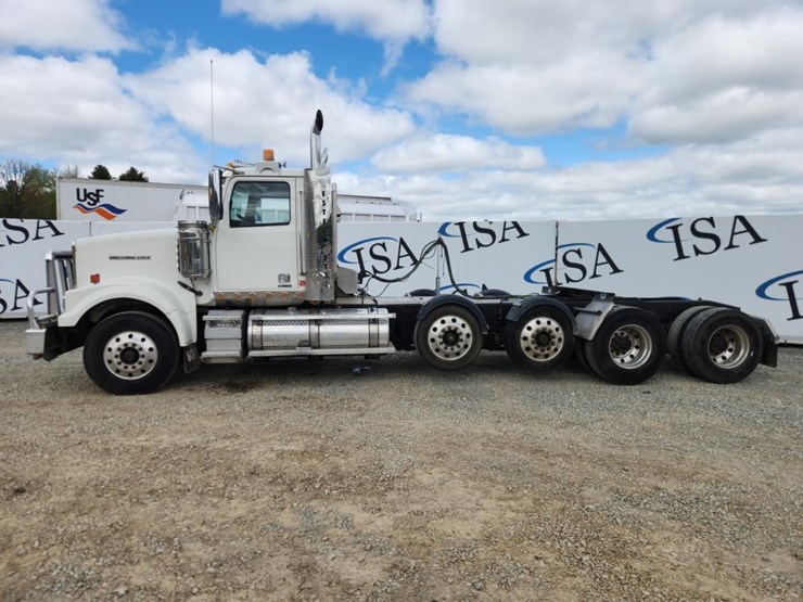 2019-western-star-4900sf-image-2