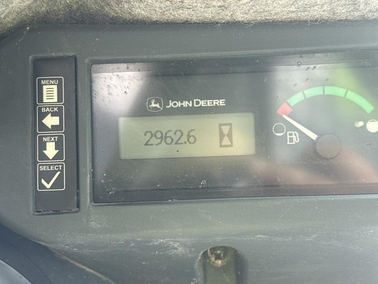 2014-deere-326e-image-42