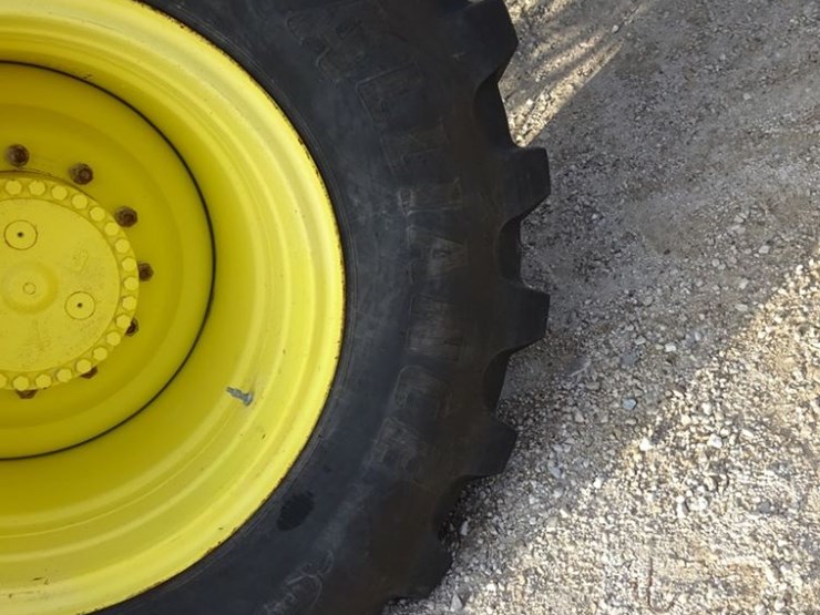 2019-john-deere-f4365-image-45