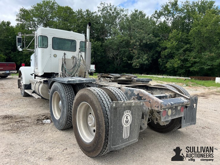 2003-kenworth-w900-image-7