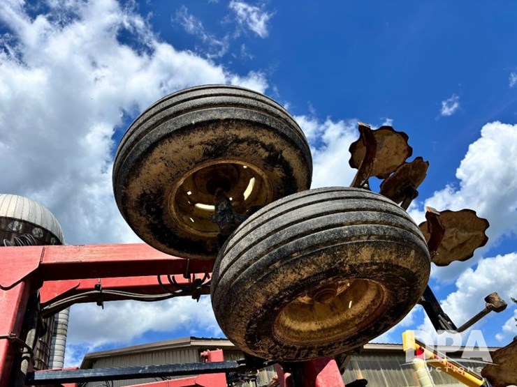 2011-case-ih-24-image-36