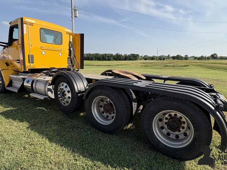 2020-kenworth-t680-image-7