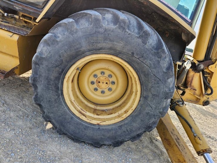 caterpillar-430d-image-56