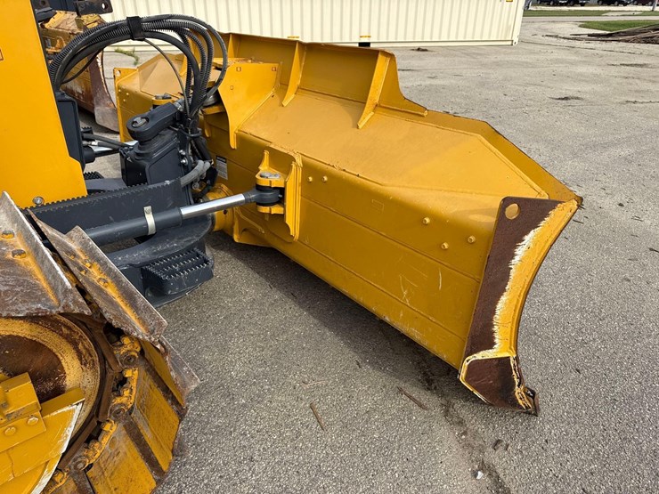 2021-deere-450-lgp-image-16