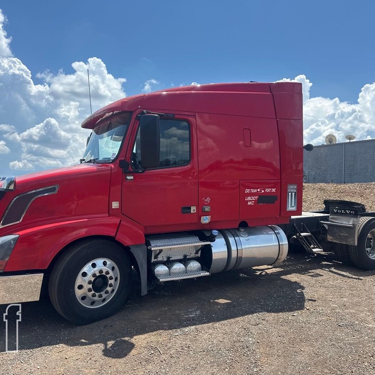 2013 VOLVO VNL64T630