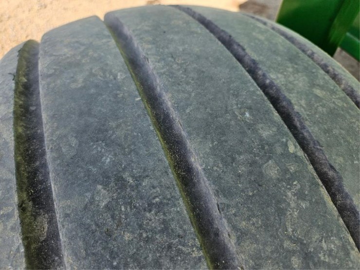 john-deere-566-image-31