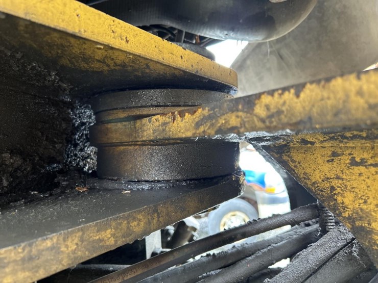 2014-deere-824k-image-45