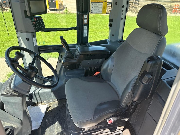 2019-deere-524l-image-19