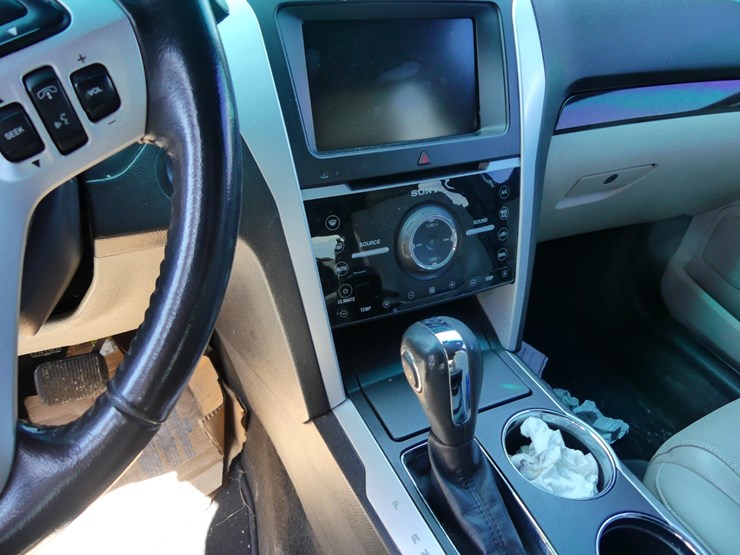 2012-ford-explorer-image-11