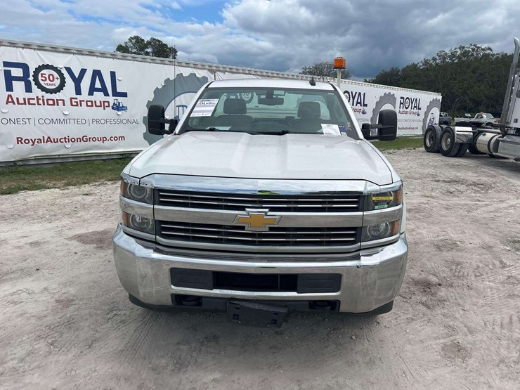 2016-chevrolet-silverado-3500hd-image-26