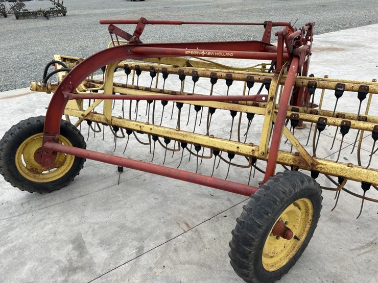 new-holland-258-image-11