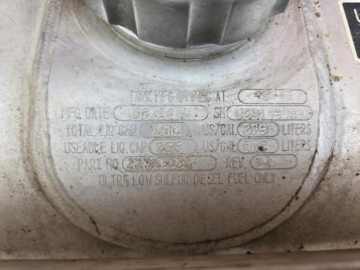 2015-mack-granite-gu813-image-26