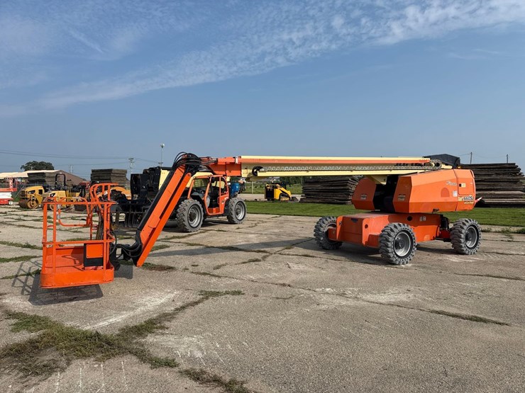 2017-jlg-660sj-image-1