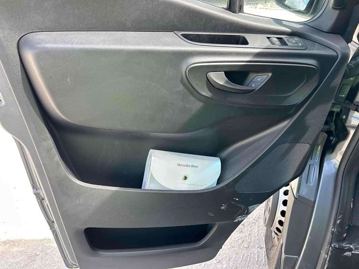 2022-mercedes-benz-sprinter-4500-image-10