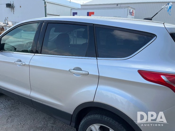 2015-ford-escape-se-image-29