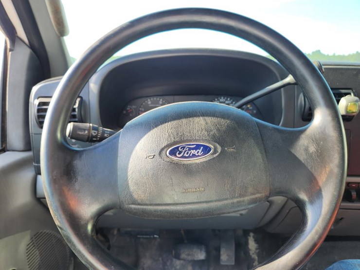 2006-ford-f550-image-58