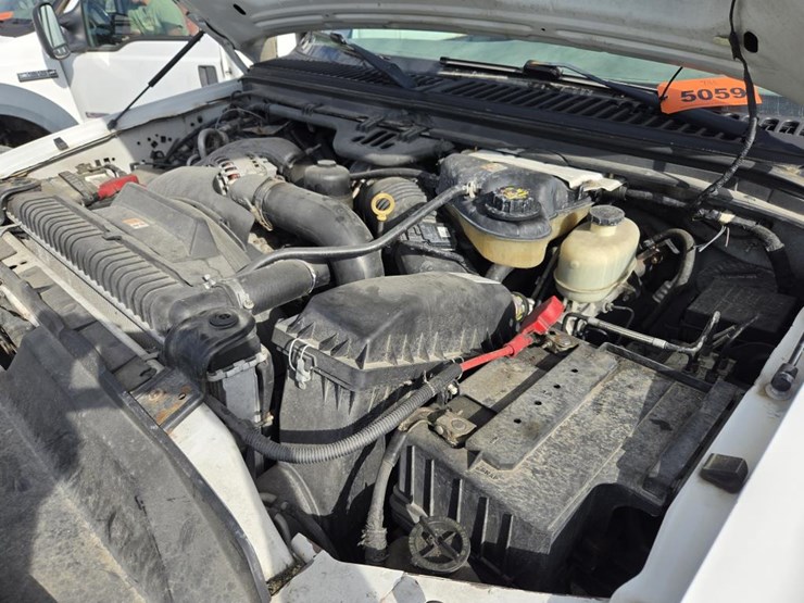 2006-ford-f550-image-40