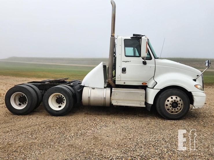 2014-international-prostar-image-2