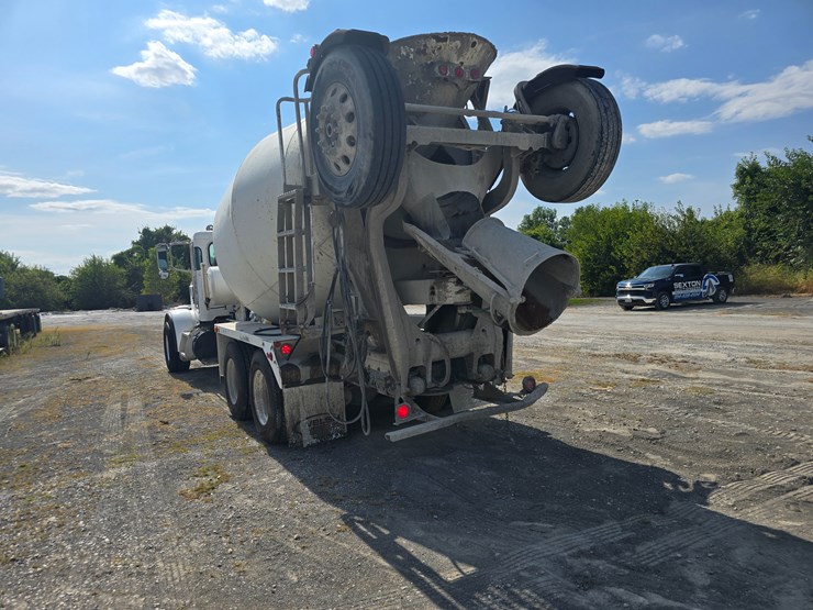 2014-peterbilt-365-image-21
