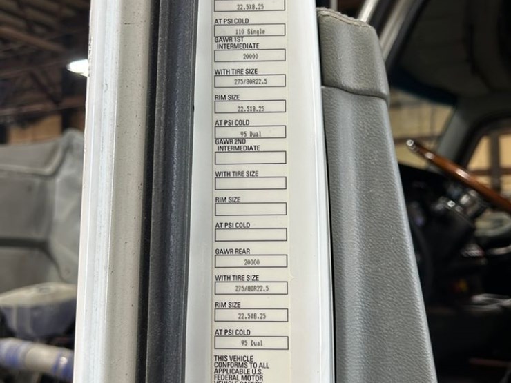 2020-kenworth-t680-image-11