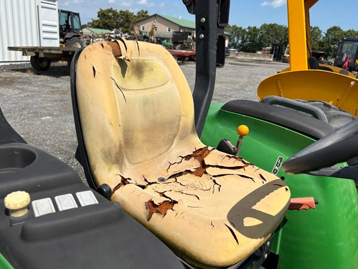 john-deere-3032e-image-18