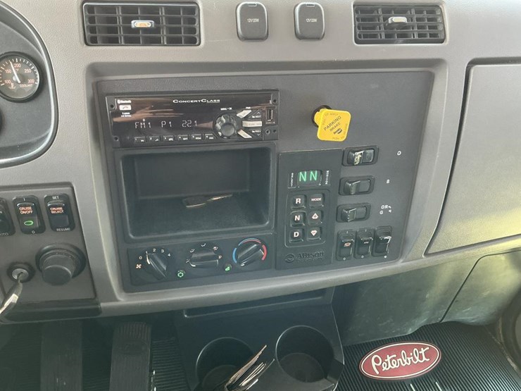 2020-peterbilt-337-image-97
