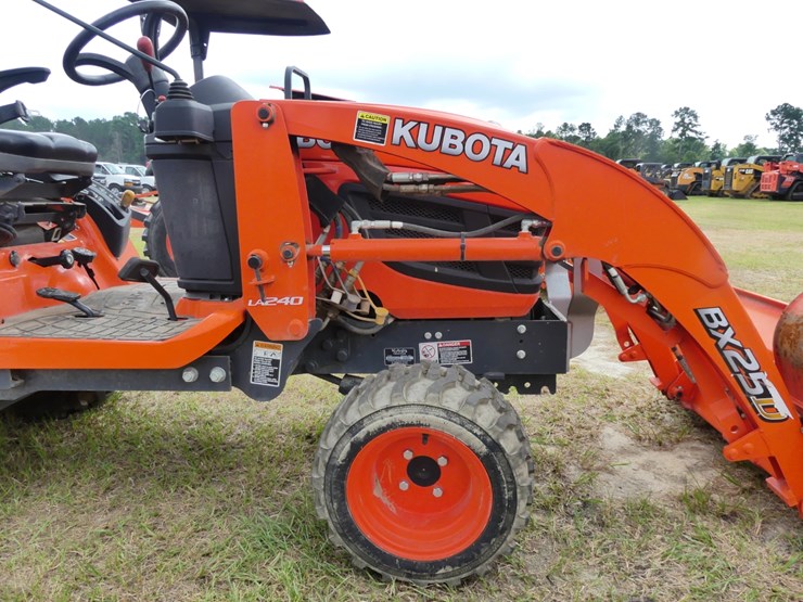 2015-kubota-bx25d-image-11