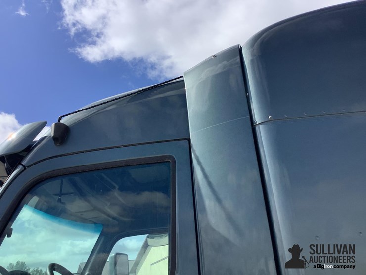 2015-peterbilt-579-image-14