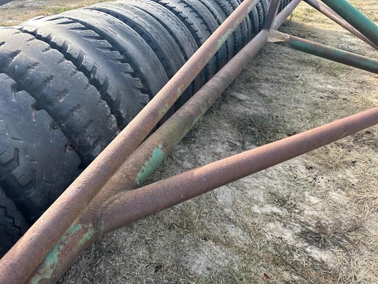 #32197-•-22'-tire-type-packer-image-18