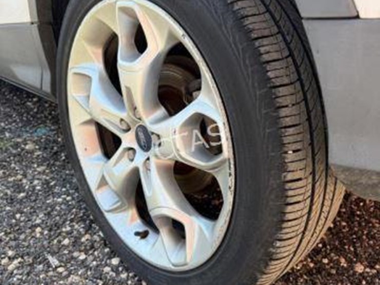 2013-ford-escape-titanium-image-6