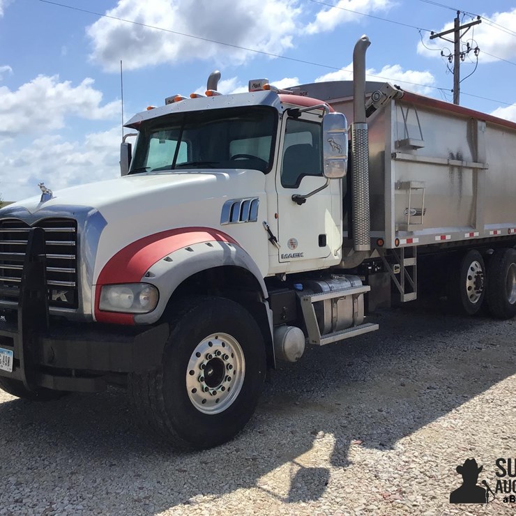 2012 MACK GRANITE GU713