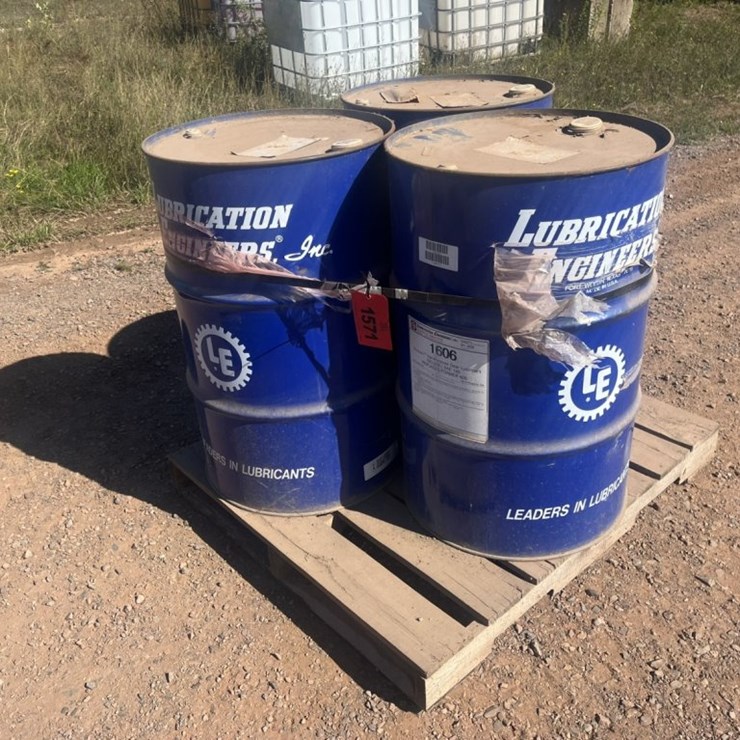 #1571 • (3) Oil Barrels