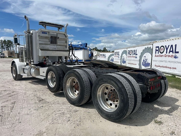 2006-peterbilt-379-image-4