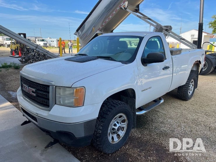 2012-gmc-3500hd-image-1